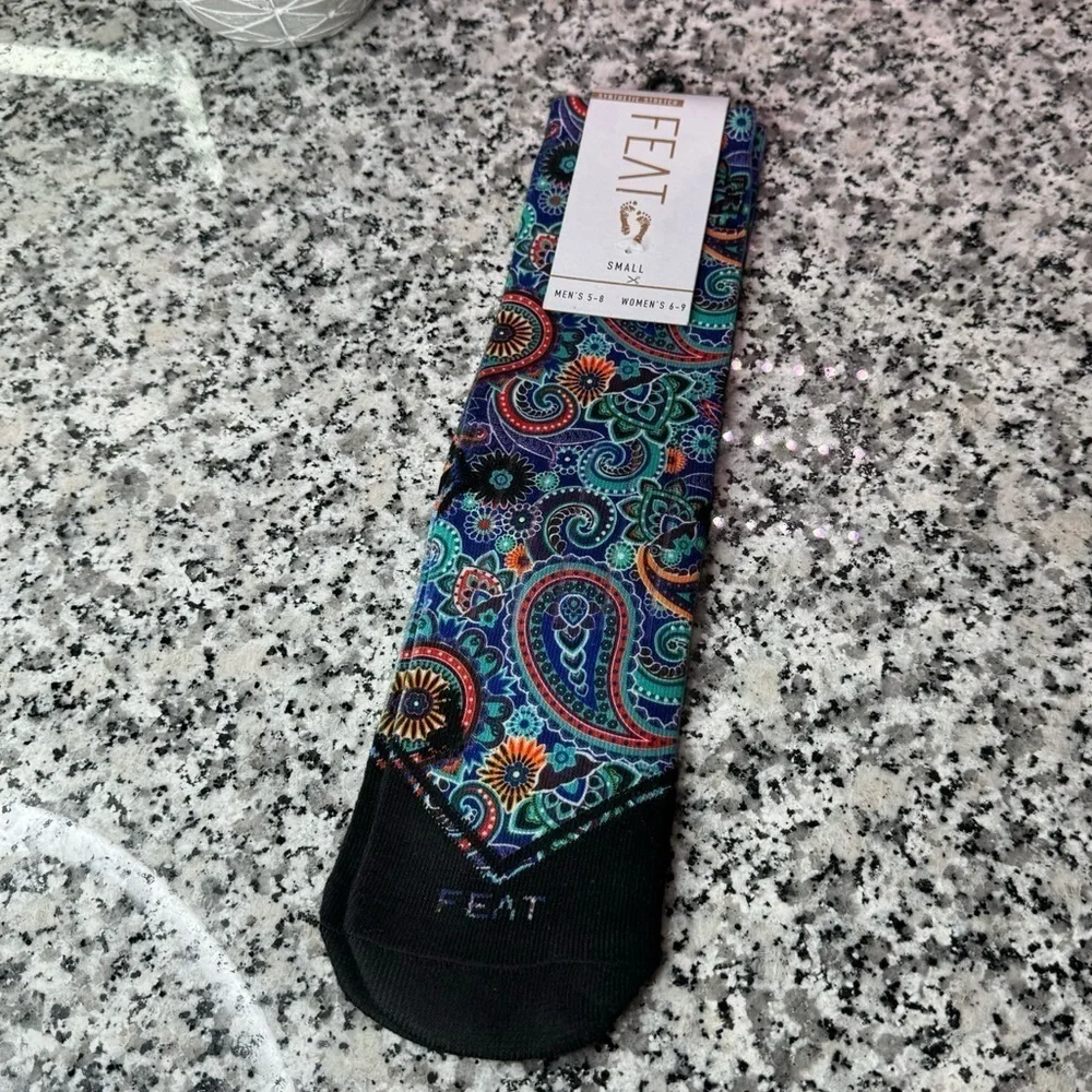 FEAT | Luxury brand of socks NWT Gorgeous Print Size Small